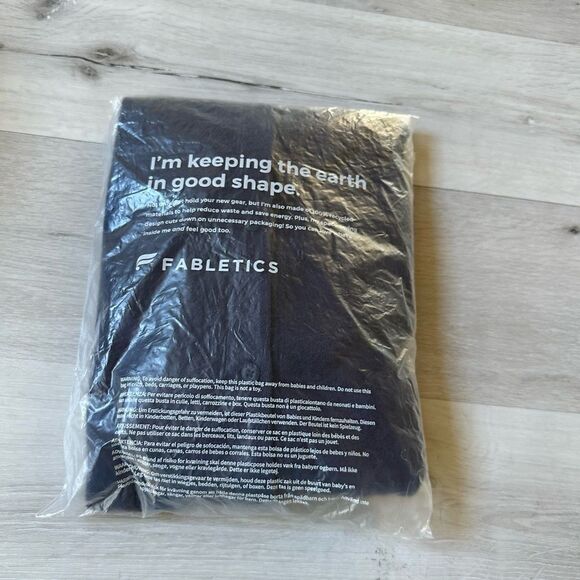 Fabletics Island Terry Boxy Button Up Deep Navy XL NWT in packaging - Picture 6 of 6